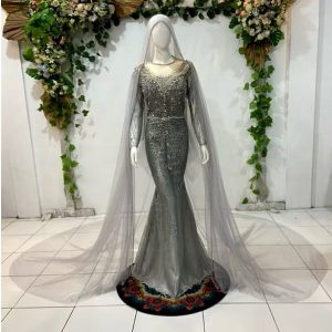Gaun resepsi Silver
