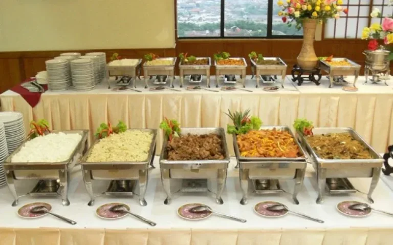 Menu prasmanan pernikahan Modern yang disukai tamu 2025