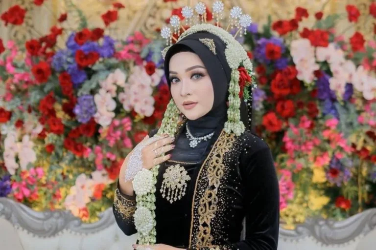 Baju Pengantin Adat Jawa Hijab Syar'i Modern & Elegan